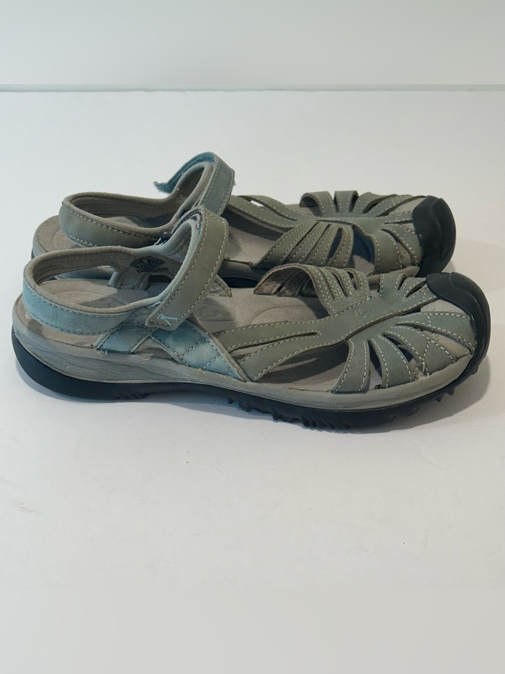 Women’s Light Green Outdoor Strap Sandals